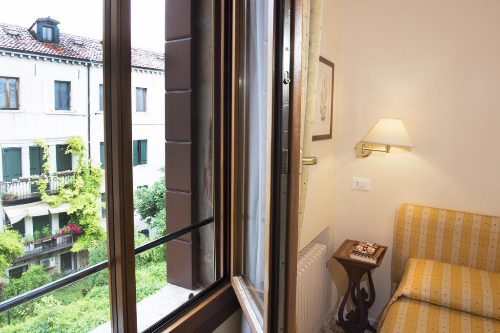 Hotel Agli Alboretti Venecia Exterior foto
